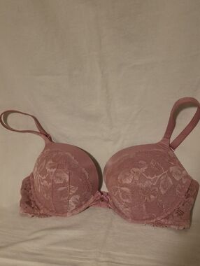 Victoria's Secret Lace Push-Up Bra in Dusty Pink